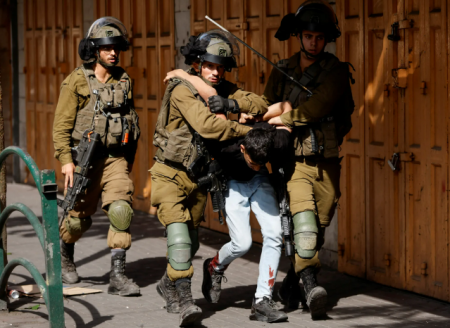 اعتقال 24 مواطنًا وتفتيش منازل في محافظة بيت لحم ونابلس وجنين
